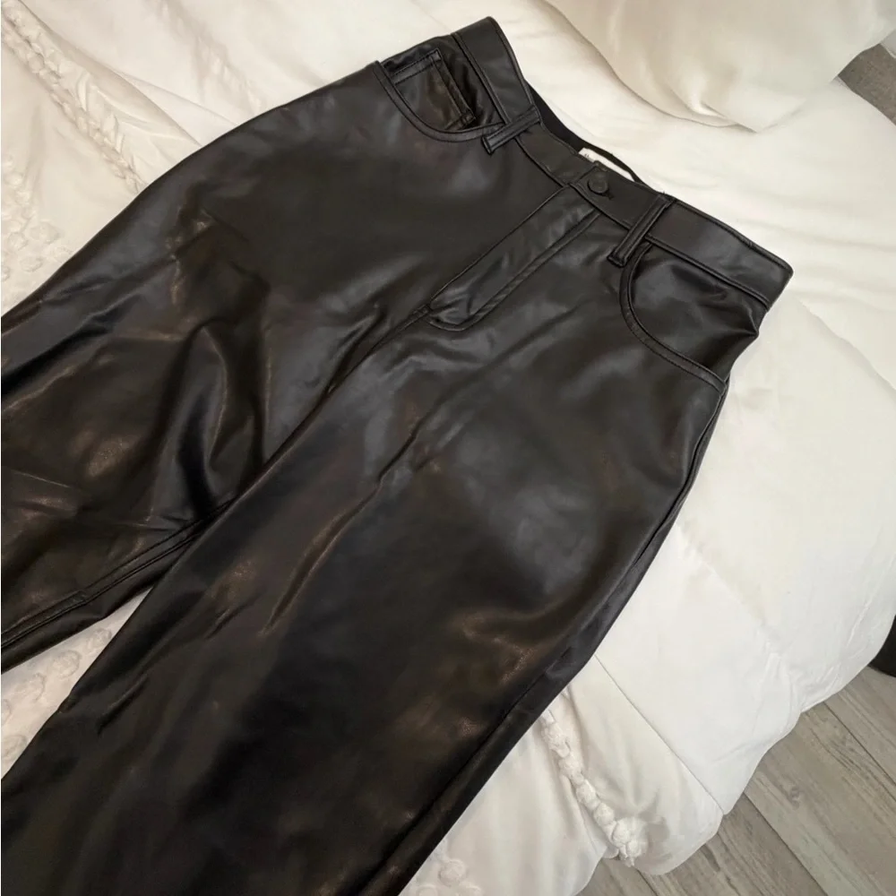 Abercrombie & Fitch Curve Love Vegan Leather 90s Straight Pant Black Size 27 - Picture 4 of 9